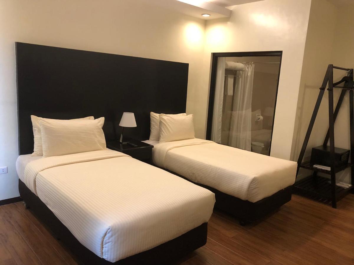Pina Suites Ormoc City Exterior foto