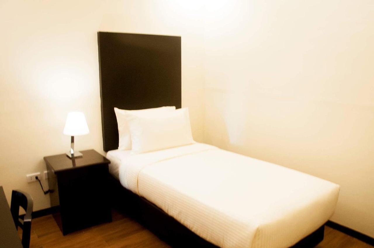 Pina Suites Ormoc City Exterior foto