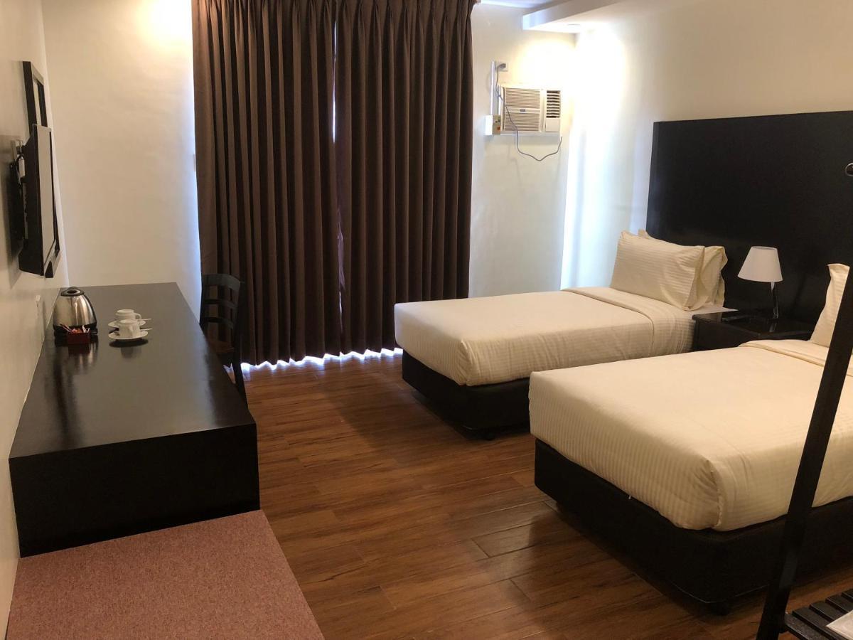 Pina Suites Ormoc City Exterior foto